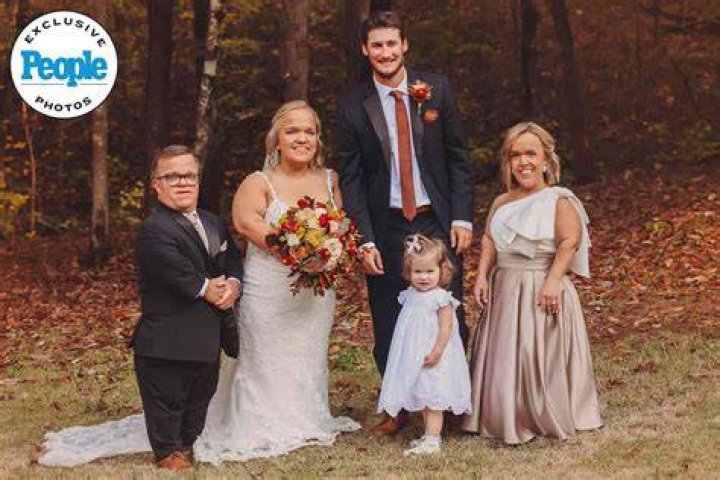 7 Little Johnstons&rsquo; Liz Johnston Is Pregnant, Expecting First Child