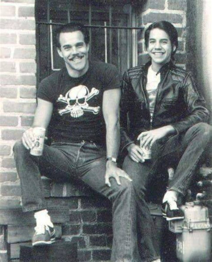 Anthony Kiedis with his dad Blackie at the Tropicana Motel LA 1977. r