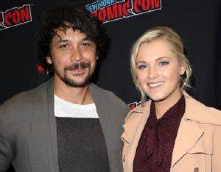 Bob Morley Biography, Wife Eliza Taylor, Married, Dating, Net Worth