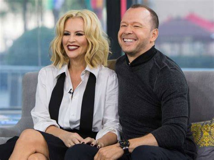 Donnie Wahlberg & Jenny McCarthy 5 Fast Facts to Know