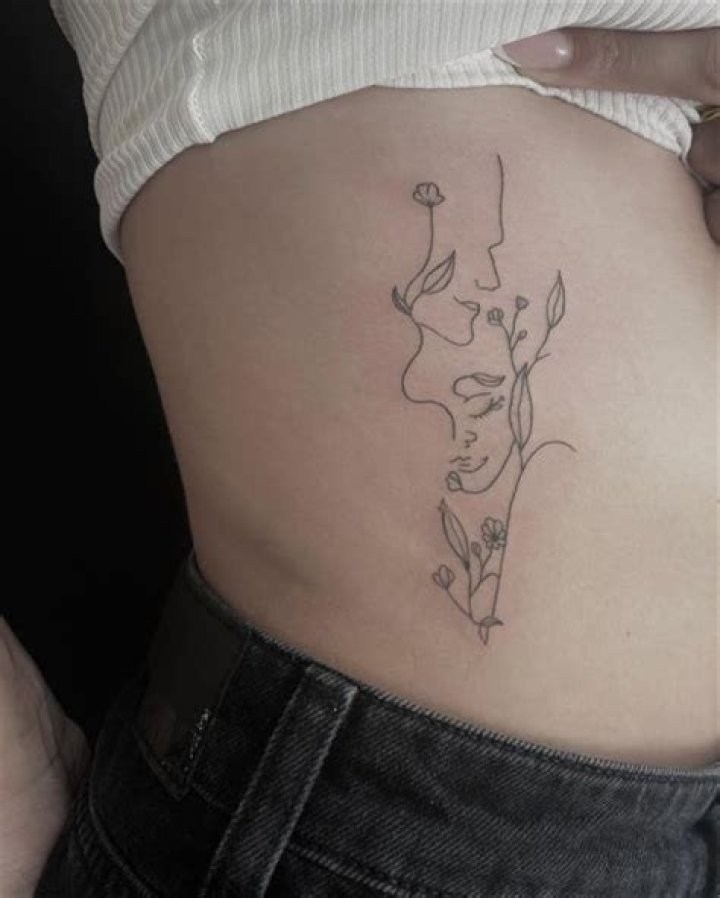 Exquisite Rib Tattoo Flowers: Designs That Blossom On Your Skin