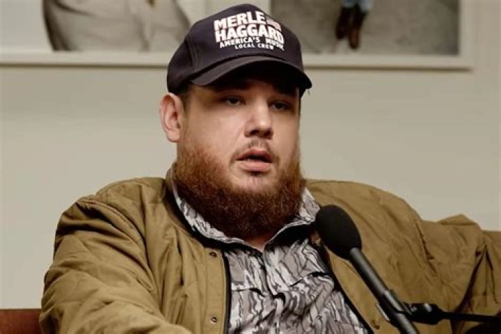 Is Luke Combs Conservative Or Liberal? Uncovering His Political Leanings