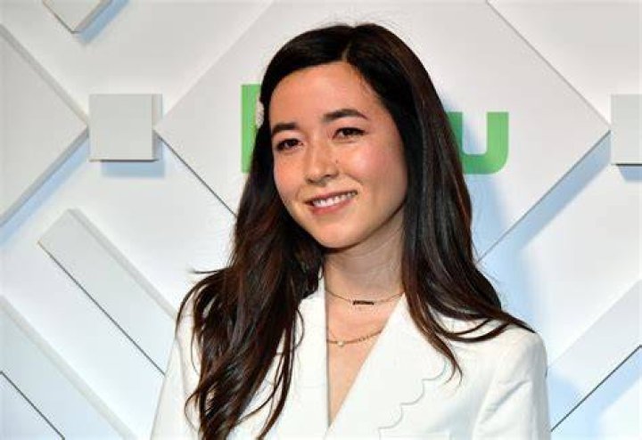 Maya Erskine Talks Pen15, ’90s Boy Bands, and More Coveteur