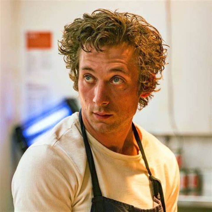 The Bear&rsquo;s Jeremy Allen White Talks About a Family Man & Not