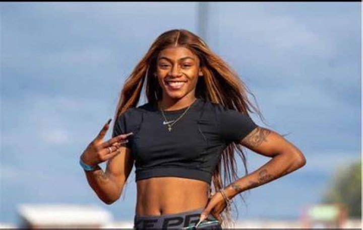 Unraveling The Height Of Sha'Carri Richardson: How Tall Is She In Feet?