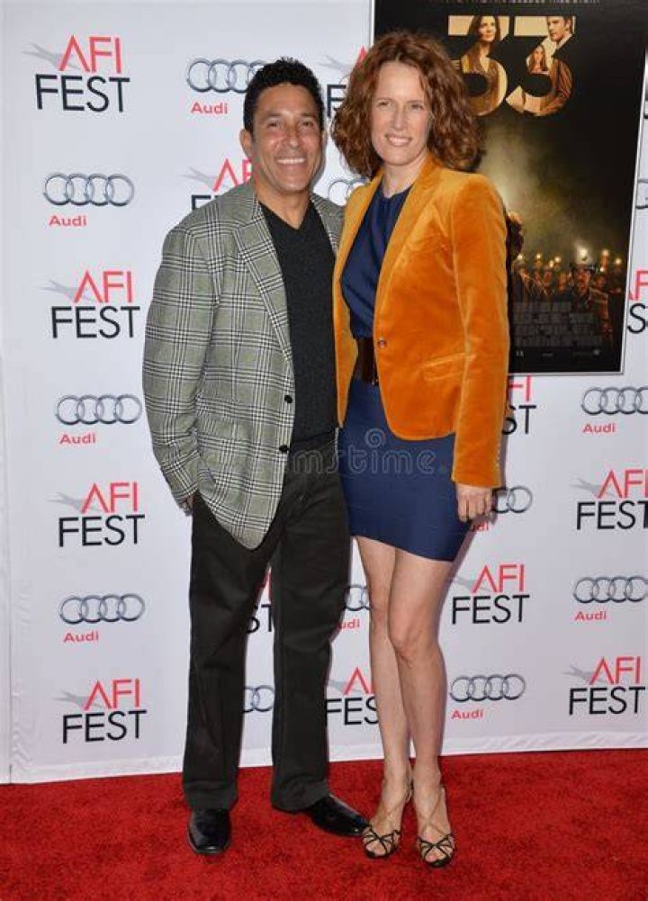 Who Is Oscar Nunez Married To? - A Look At His Spouse